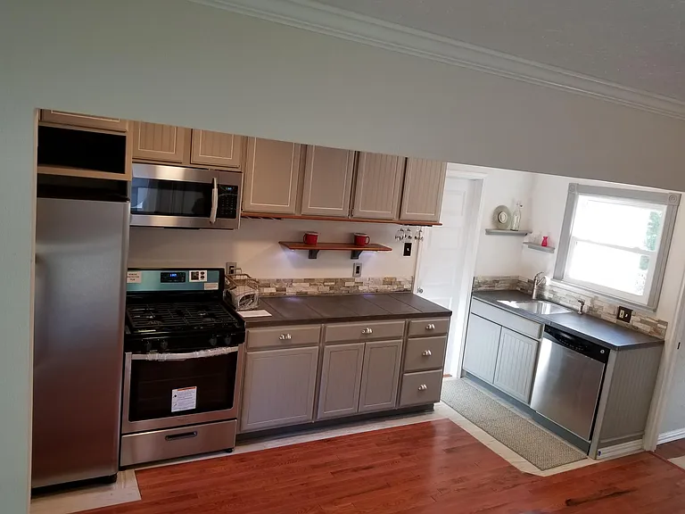 10430 Losa Dr — Photo 1