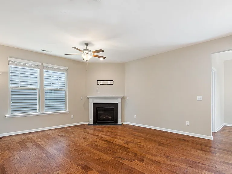 738 Keystone Park Dr — Photo 44