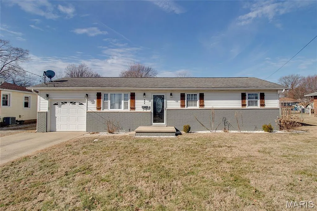 444 Shellview St photo 1