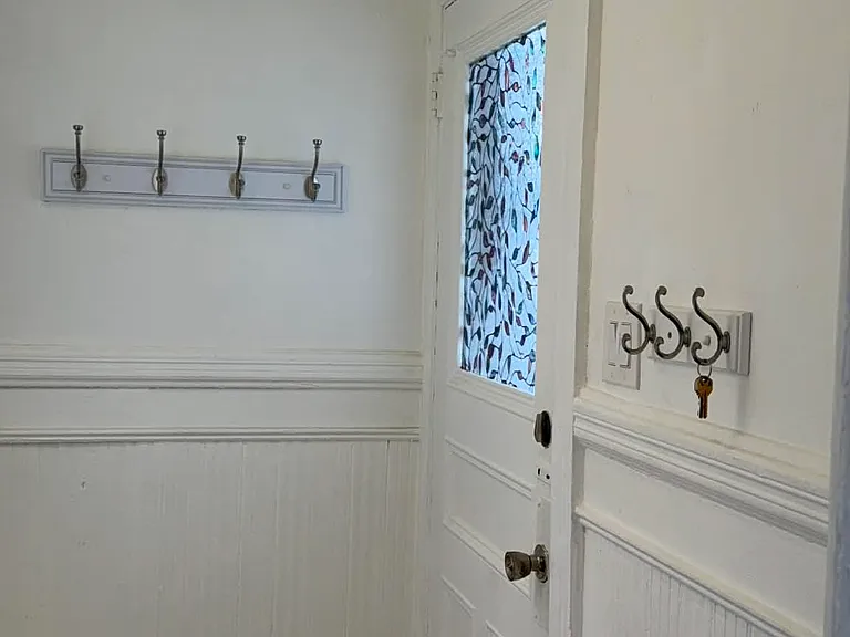 343 Lincoln Ave #1/2 — Photo 2