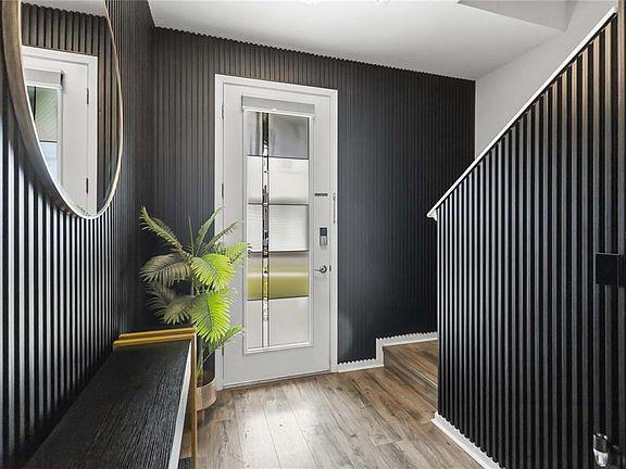 2nd image of 4519 LIONS GATE AVENUE
