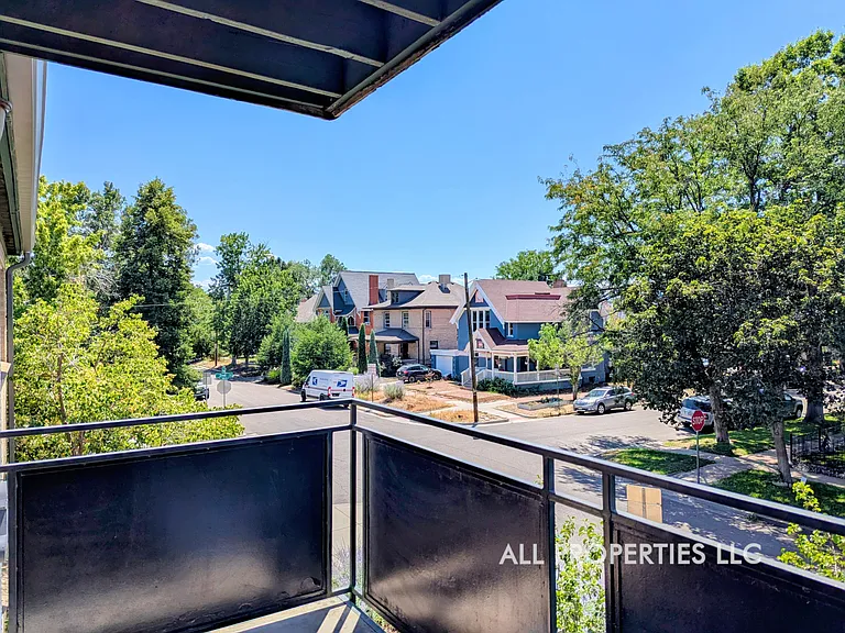 200 N Sherman St #9 — Photo 14