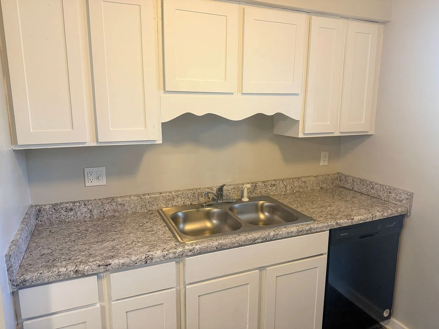 Berkshire Apartments — Photo 4