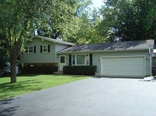 6413 Londonderry Dr, Cary, IL 60013