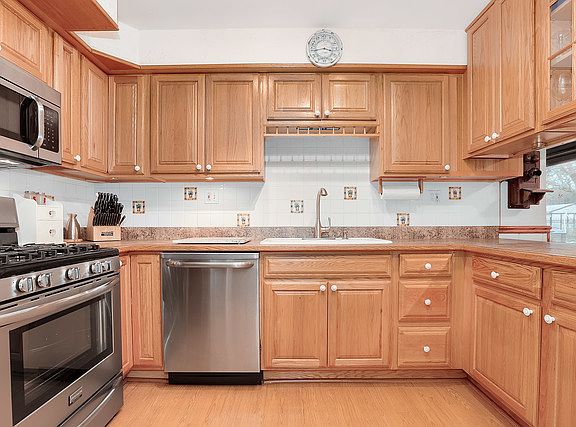 5th image of 4131 Pamella Ln
