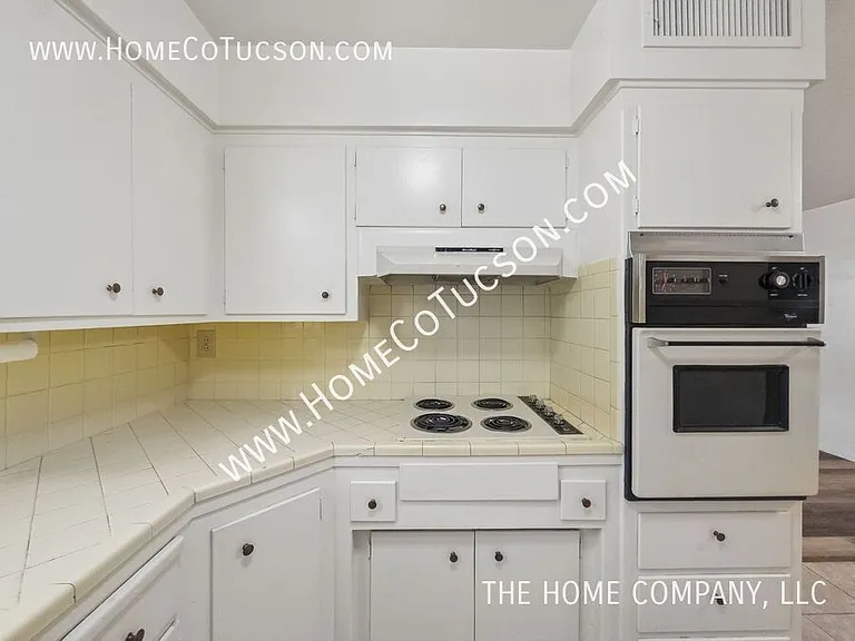 3236 E Hawthorne St — Photo 12