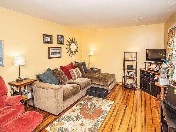 2nd image of 8024 Provincetown Dr