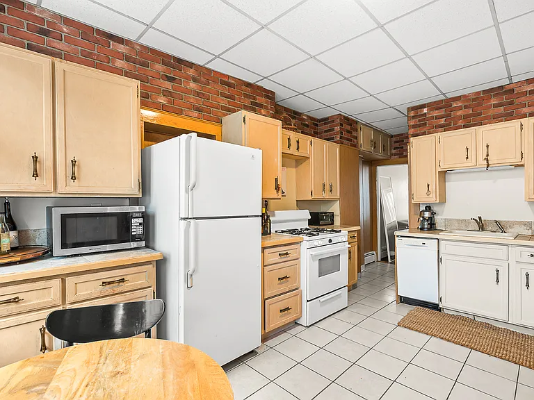 4 Baldwin Pl #3 — Photo 1