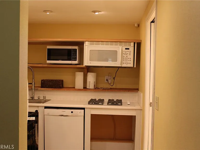 31058 Flying Cloud Dr — Photo 6
