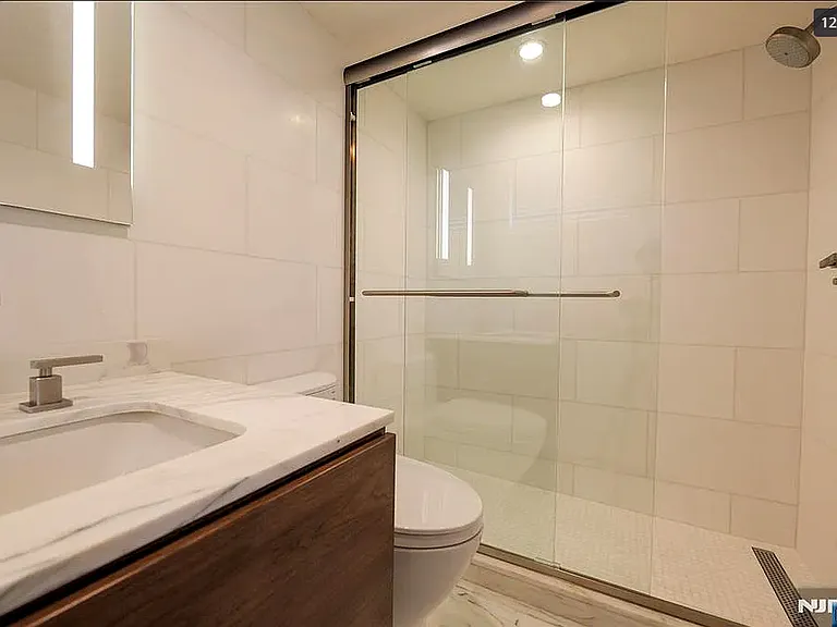 116 N Beverwyck Rd #8 — Photo 5