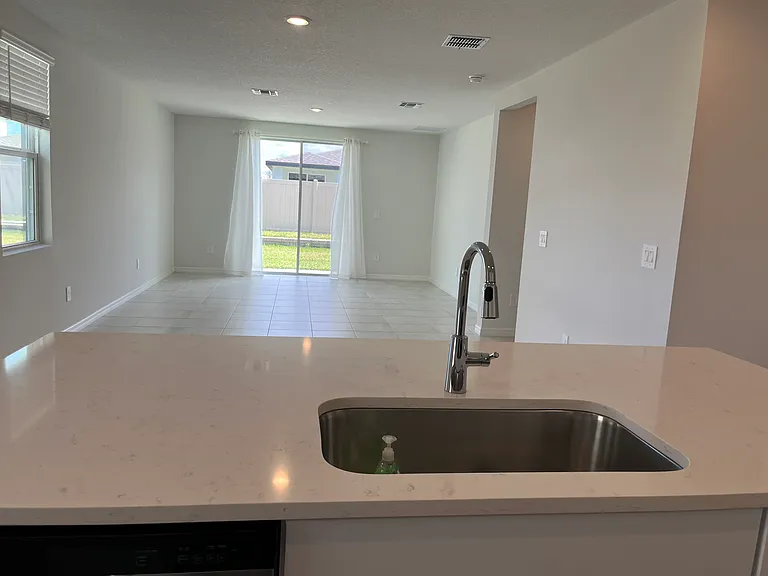 1836 Brekey Way — Photo 6
