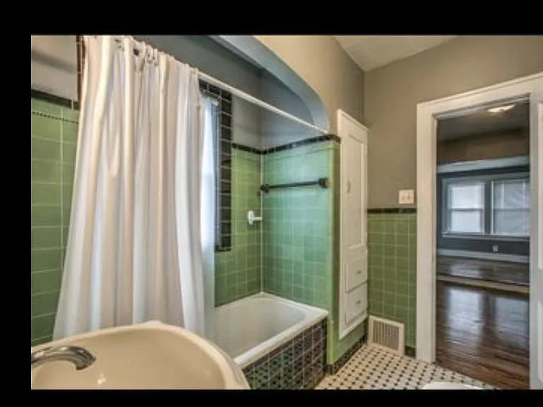 4664 Woolworth Ave — Photo 6