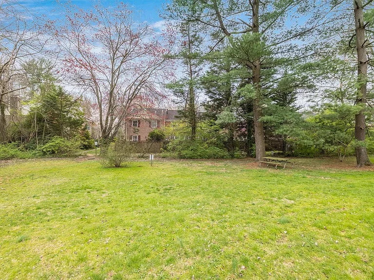 9823 Saint Cloud Ct — Photo 47