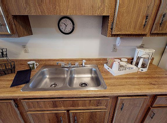 3rd image of 5535 E Virginia Beach Blvd #319C