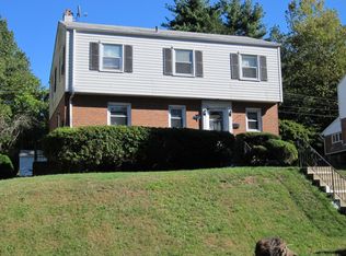 914 Glenroy Rd, Philadelphia, PA 19128