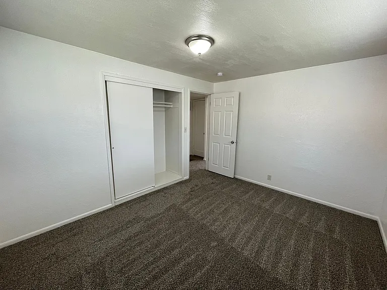 1019 W Lakeside Dr — Photo 18
