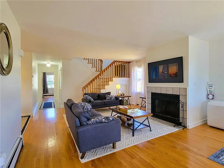 9 1/2 Narragansett Ave #3 — Photo 11