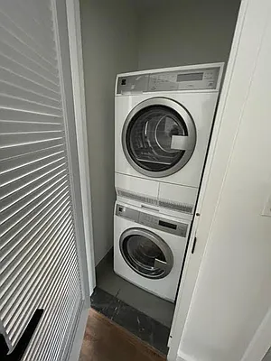 Rented by Bloom Real Estate Group | media 9