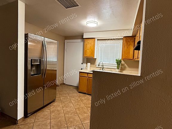 2nd image of 1500 E 20th St