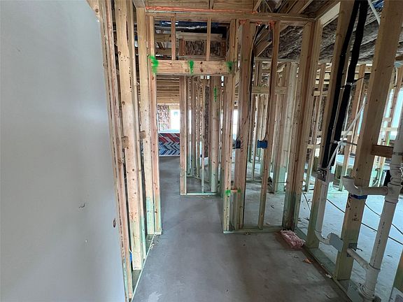 2nd image of 224 Gus Loop