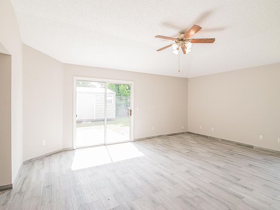 3rd image of 293 Summer Springs Ct