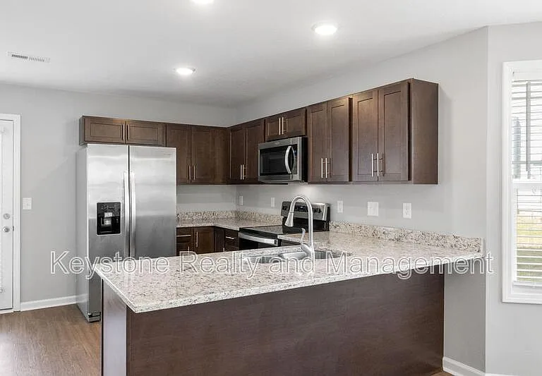 206 Woodland Valley Ln — Photo 7