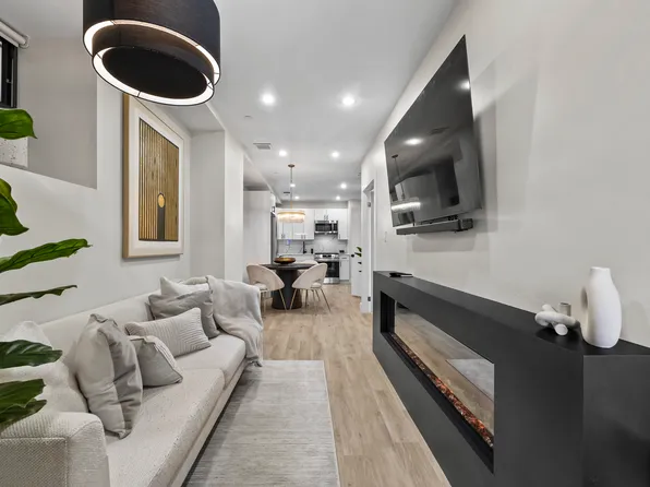 1090 Carroll Street image 4 of 15