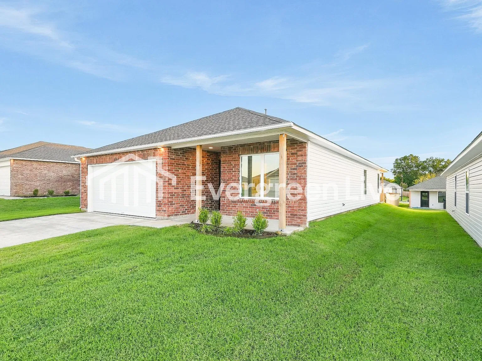 3 bed, 2.0 bath, 1442 sqft, $1,555 — Photo 2