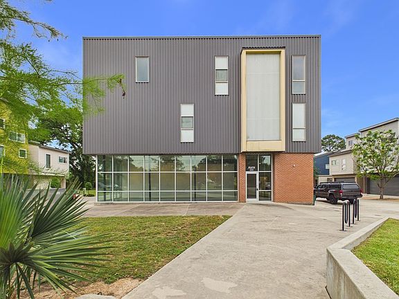 3rd image of 209 Highland Park Ln #101