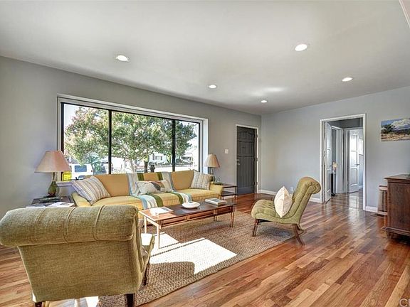 3rd image of 3612 Camerino St