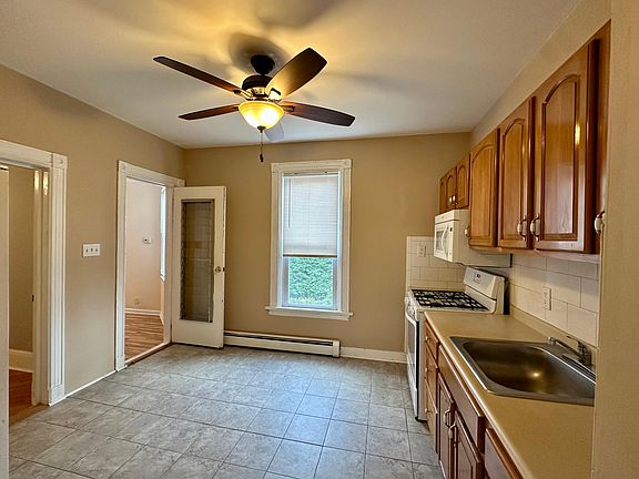 5th image of 28 Teneyck St Floor 1