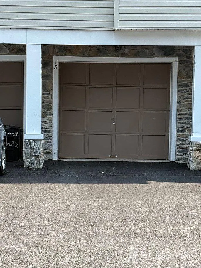 2 bed, 2.0 bath, $2,300 — Photo 2