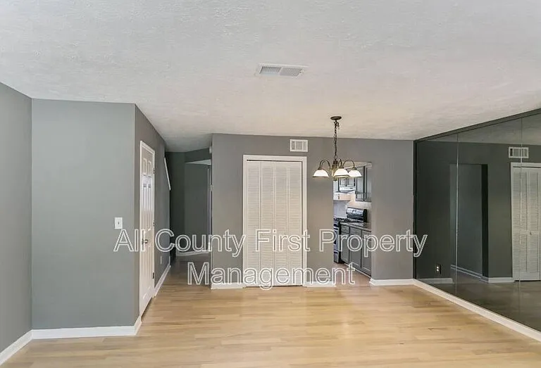 2157 Wellington Cir #2157 WELLINGTON CIR — Photo 3