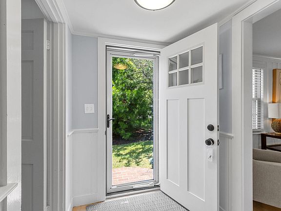 5th image of 124 Pleasant Street