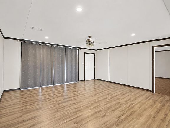 5th image of 271 Alma Ln