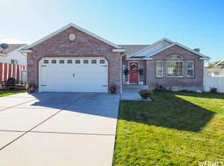 1033 W 1875 N, Clinton, UT 84015