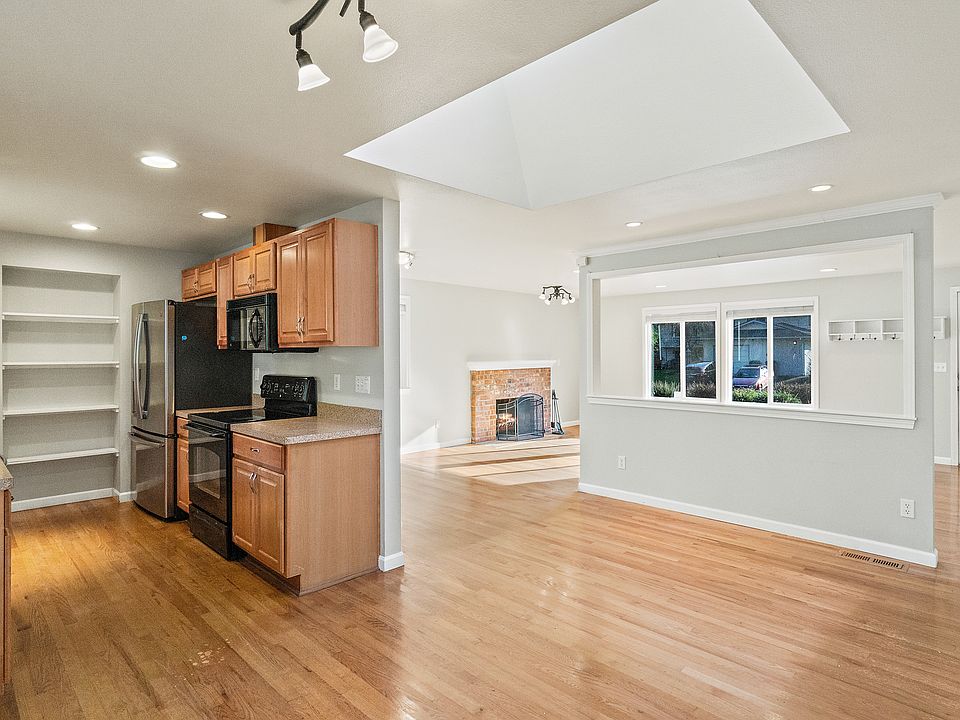 1st image of 10538 NE 141st St