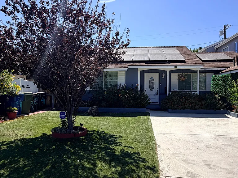 10937 Whitaker Ave — Photo 1
