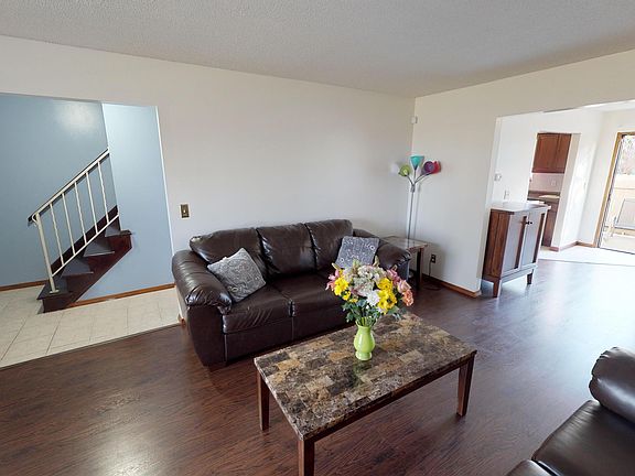 4th image of 6125 Stornoway Dr S