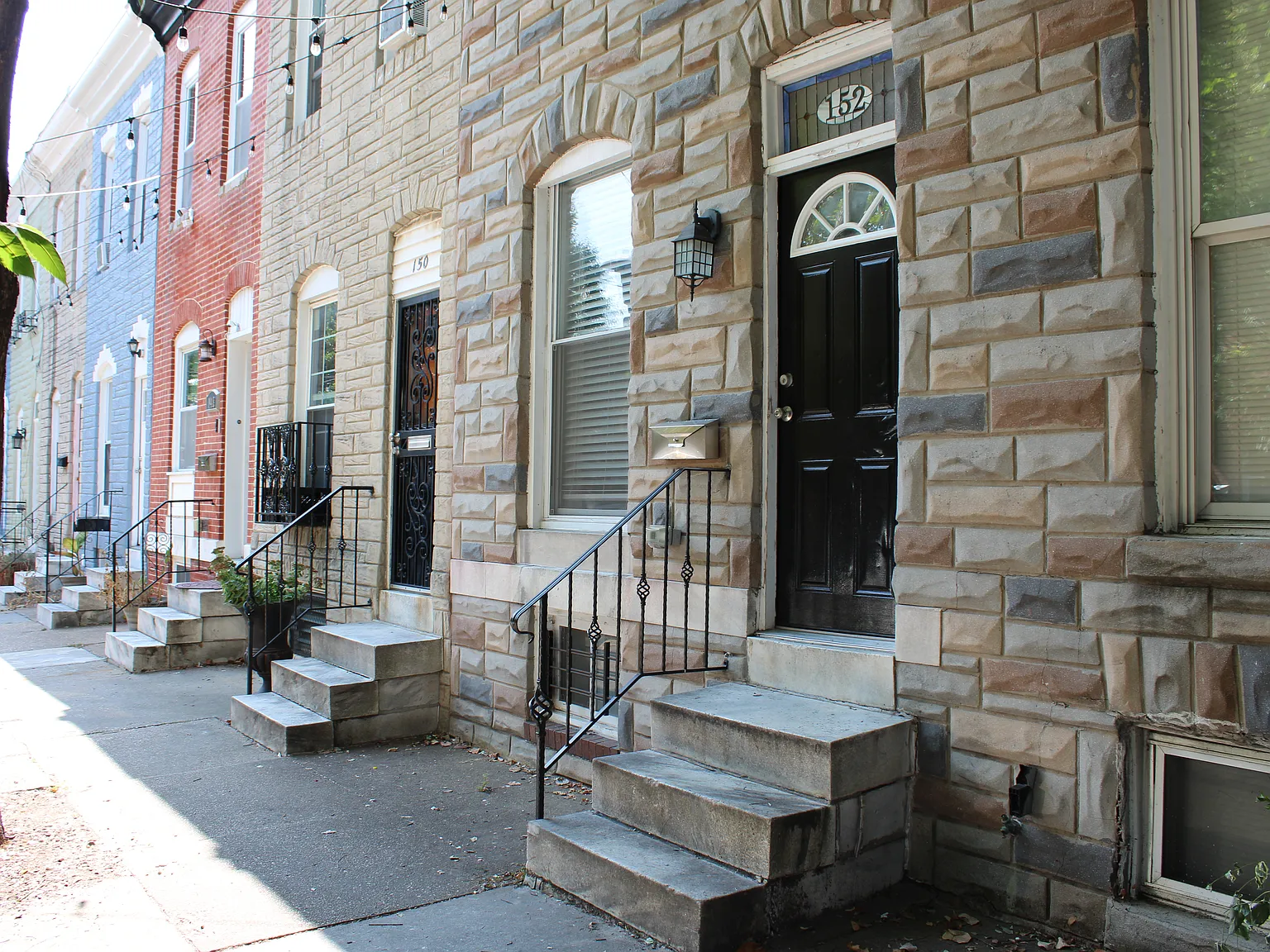 152 N Ellwood Ave — Photo 1