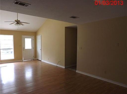2nd image of 620 Wright Ave