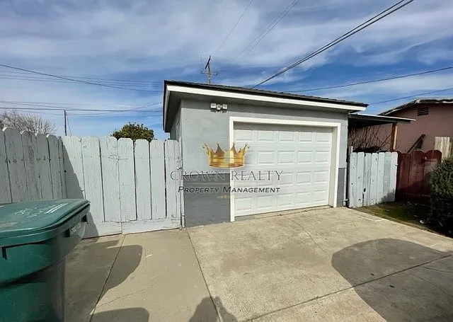 950 Windsor Dr — Photo 20