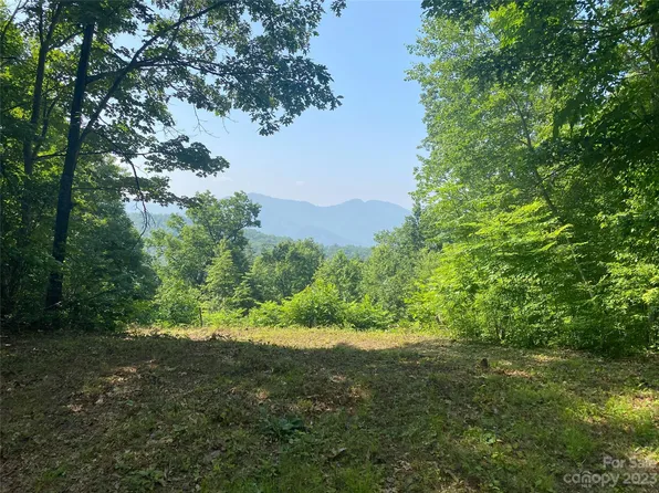 11 Sanctuary Ln, Franklin, NC 28734
