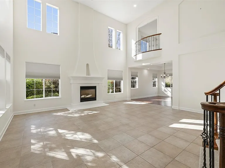 2100 Lamego Way — Photo 4