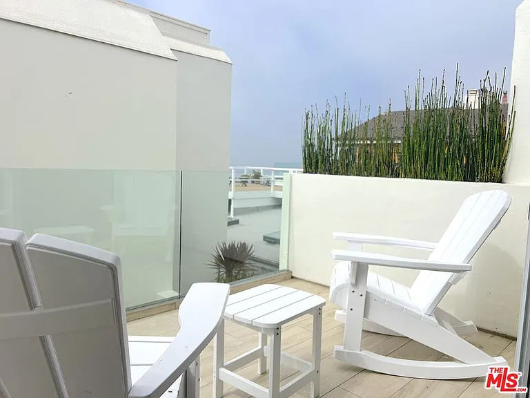 25366 Malibu Rd #2 — Photo 7