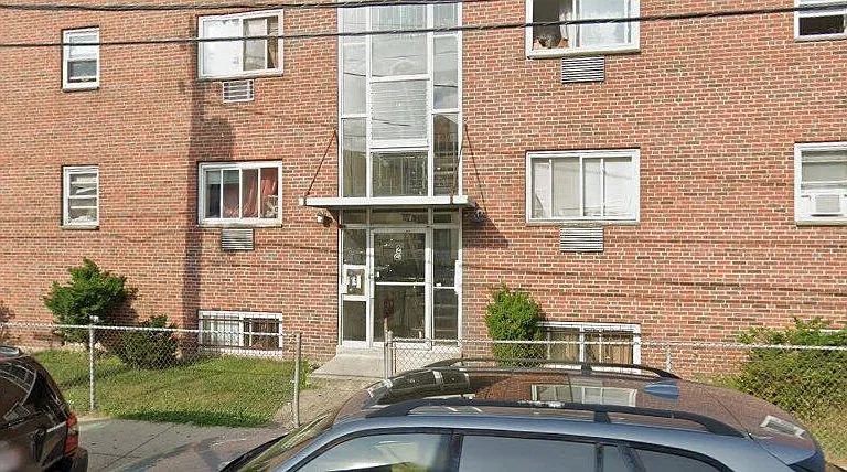 2 Monponset St — Photo 1