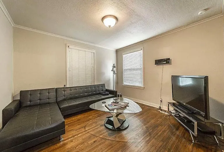 2819 W Capitol Ave — Photo 9