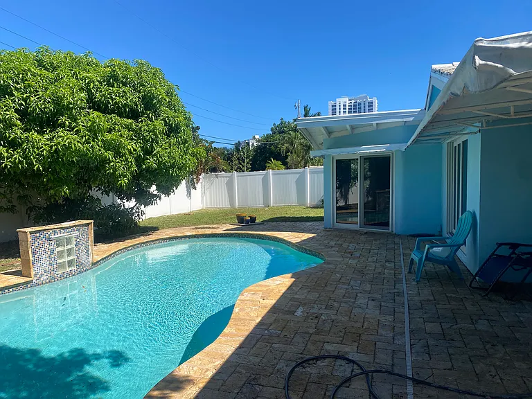 1973 Windward Dr — Photo 2