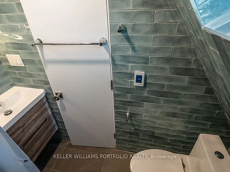 207 Beatrice St #2 — Photo 22