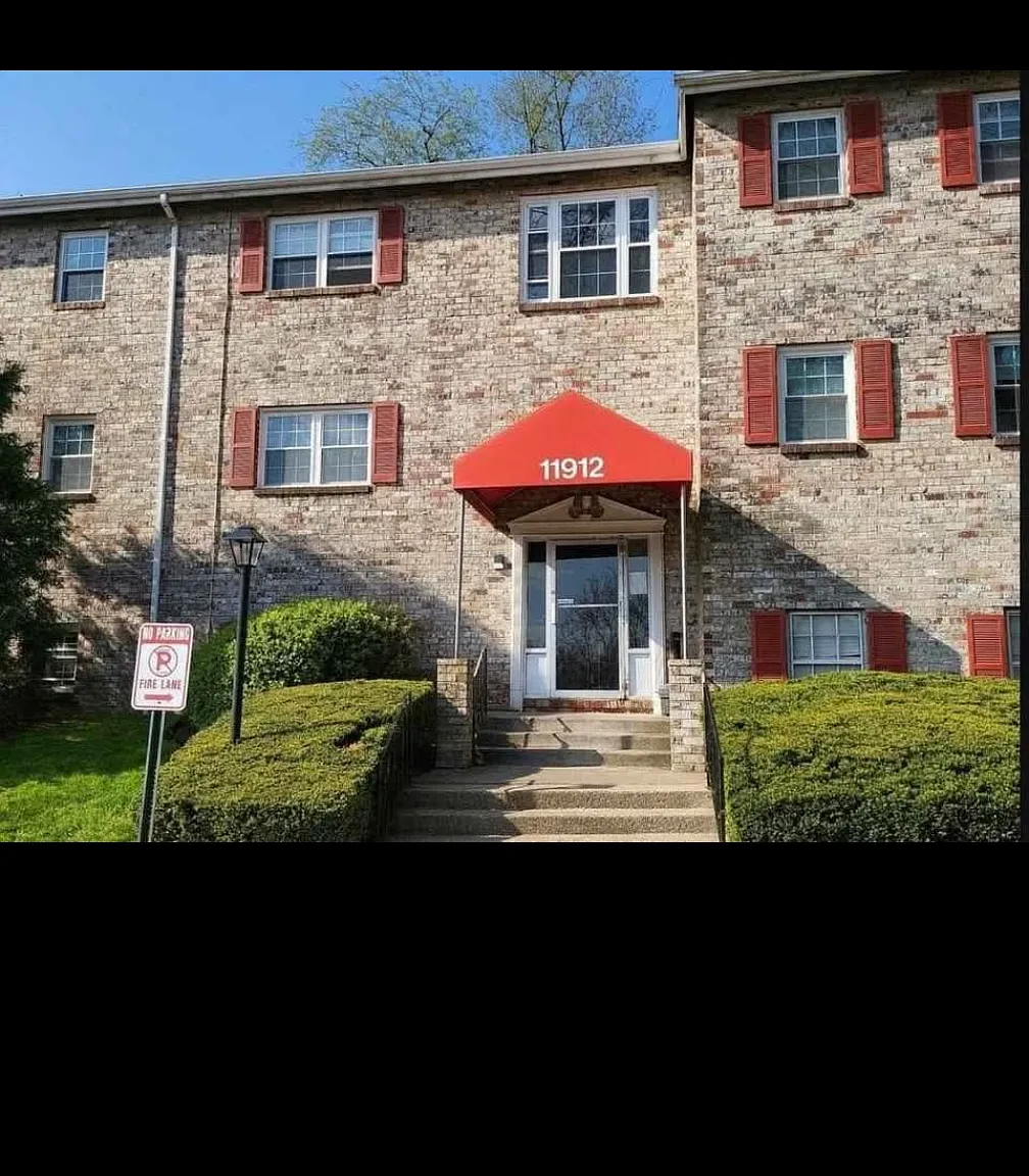 2 bed, 1.5 bath, 872 sqft, $1,499 — Photo 1